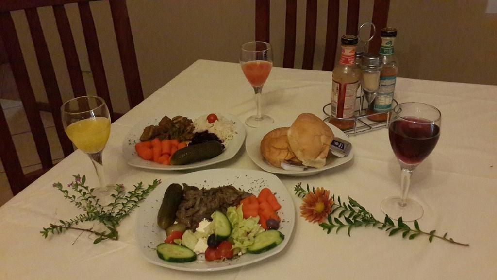 Bosveld Guest House Onverwacht Bagian luar foto